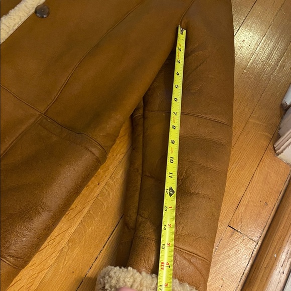 100% Shearling Leather Coat - Picture 6 of 8